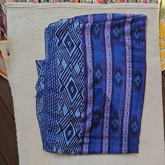 Sheer long scarf with Boho abstract print navy - Picture 2 of 4